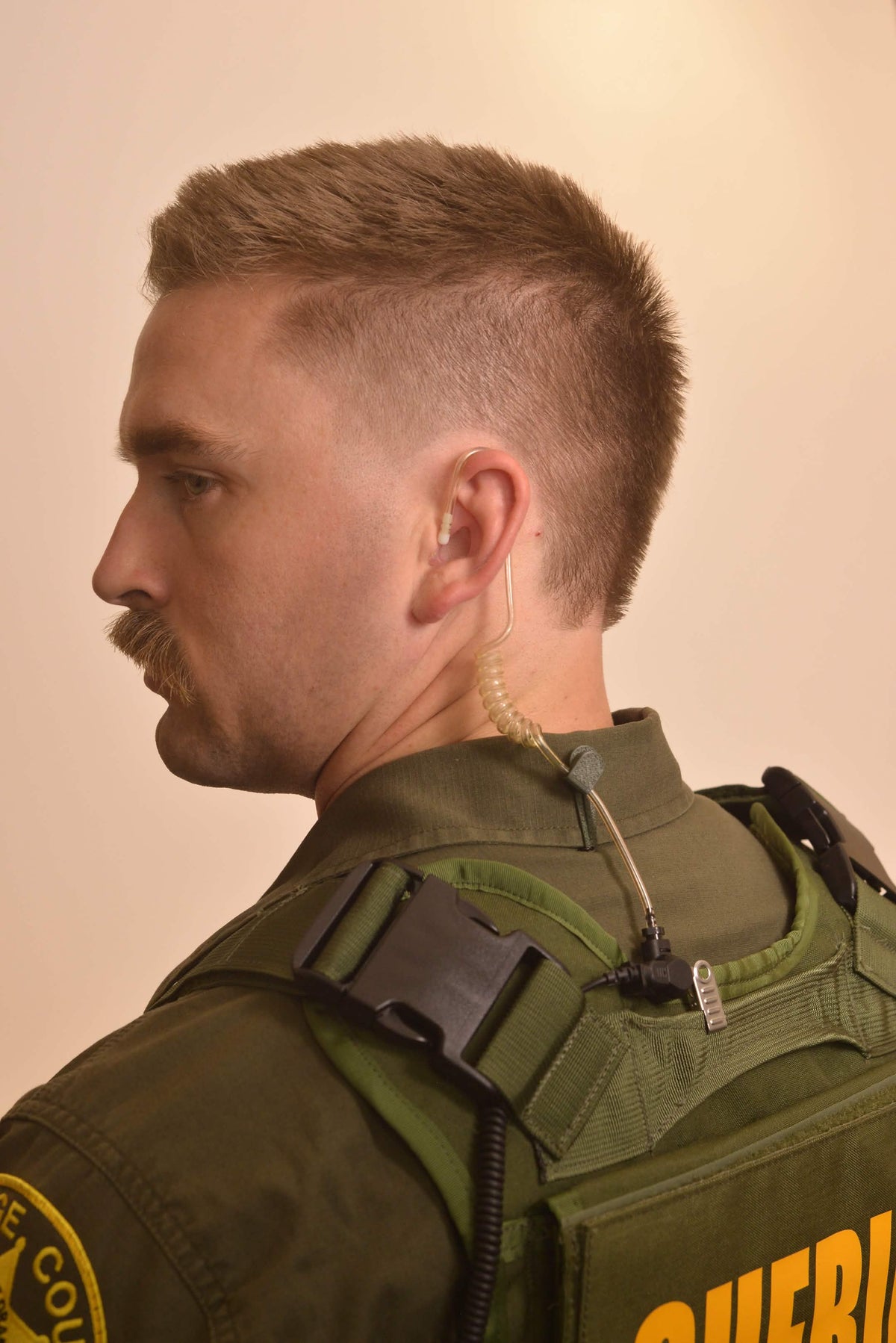ComClip Magnetic Earpiece Clip